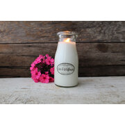 MILKHOUSE CANDLE Mirisna svijeća Lilac & Wildflowers MILKBOTTLE (227 g)