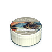 Mirisna svijeća Kringle Candle Kittens & Cashmere (42g)